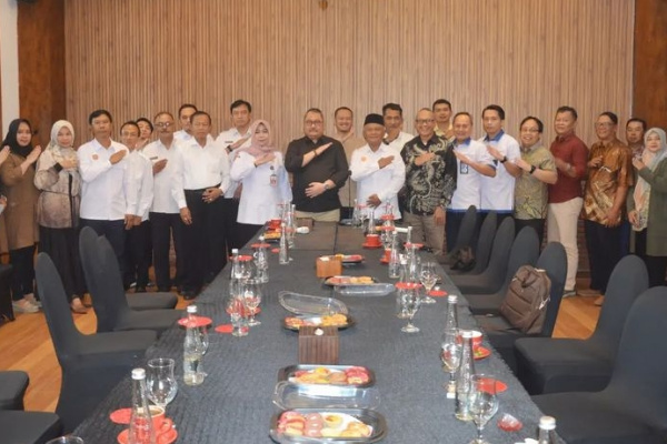Sejumlah perkumpulan developer wilayah Bondowoso, Jember dan Lumajang yang tergabung dalam asosiasi Realestat Indonesia (REI) diterima kunjungannya