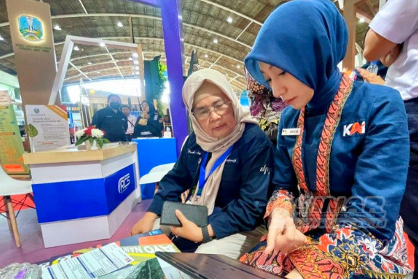 Berbagai produk tersuguhkan oleh PT. KAI Daerah Operasional (Daop) 8 Surabaya dalam gelaran pameran "Jatim Fest" di Jatim Expo pada 4-8 Oktober 2023.