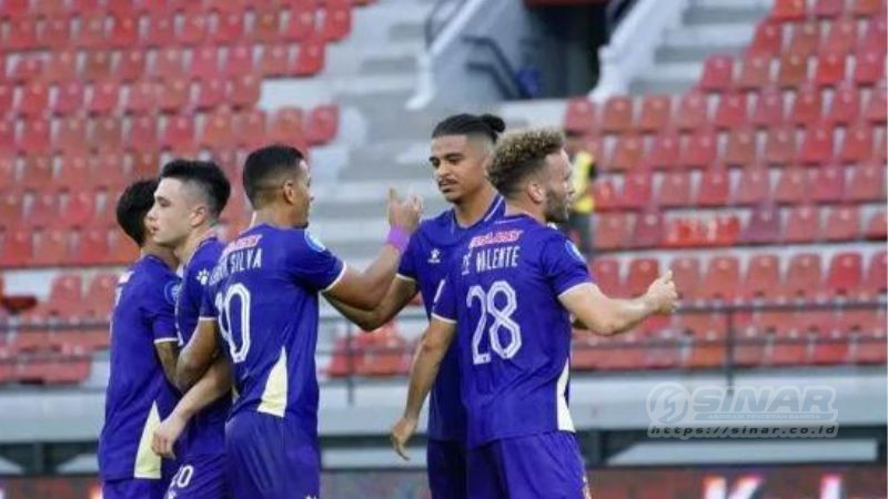 "Persik Kediri Menang 1-0 Lawan Arema FC Meski 10 Pemain: Derby Liga 1 Penuh Drama