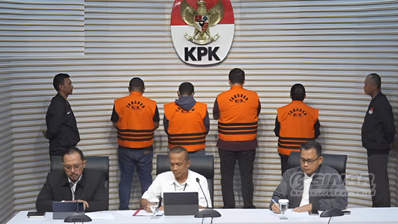 KPK) akhirnya menggelar pers release terkait hasil operasi tangkap tangan (OTT) di Kabupaten Bondowoso yang melibatkan sejumlah tersangka dari kalangan pejabat eksekutif dan yudikatif dan pihak Swasta Pengendali CV WG.