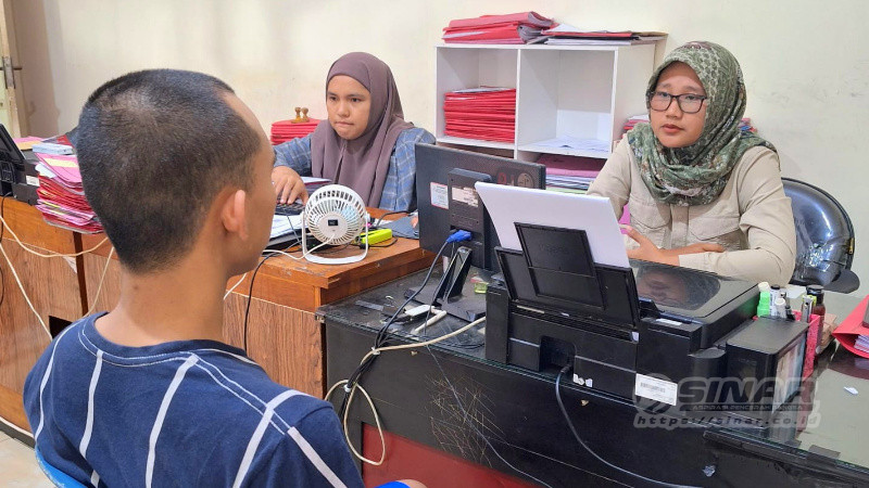 Kebejatan tersangka MF (29), warga Desa Penambanngan, Curahdami, Bondowoso, dijerat ancaman hukuman dua belas tahun penjara akibat melakukan perbuatan asusila kepada siswi SMK